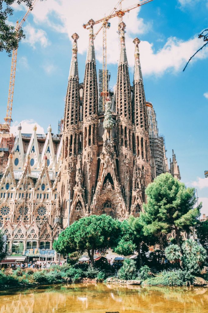 Sagrada família de arquitetura espanhola